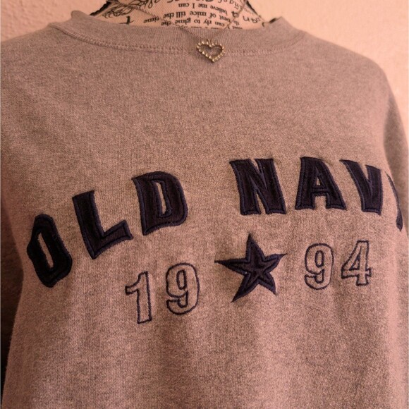 Old Navy Y2k Grey Oversized Athletic Crewneck Sweatshirt - Picture 3 of 4